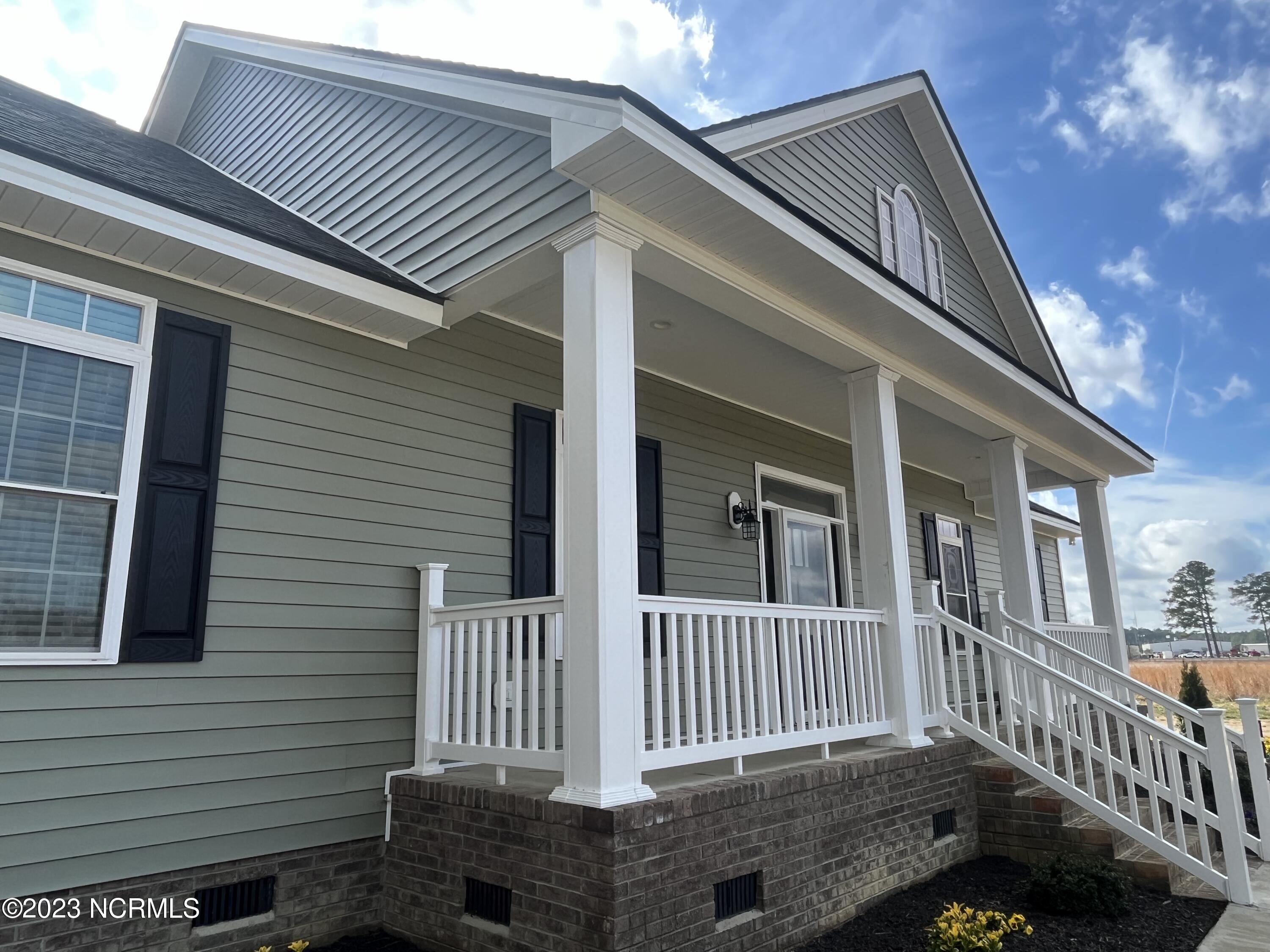 112 Chowan Drive Winton, NC 27986 - Photo 2 of 63 Front Close Up