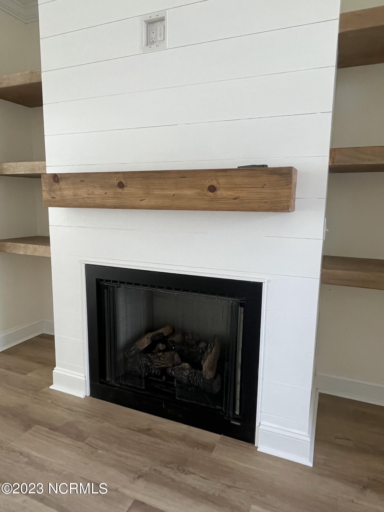 112 Chowan Drive Winton, NC 27986 - Photo 4 of 63 Fireplace with Gas Logs