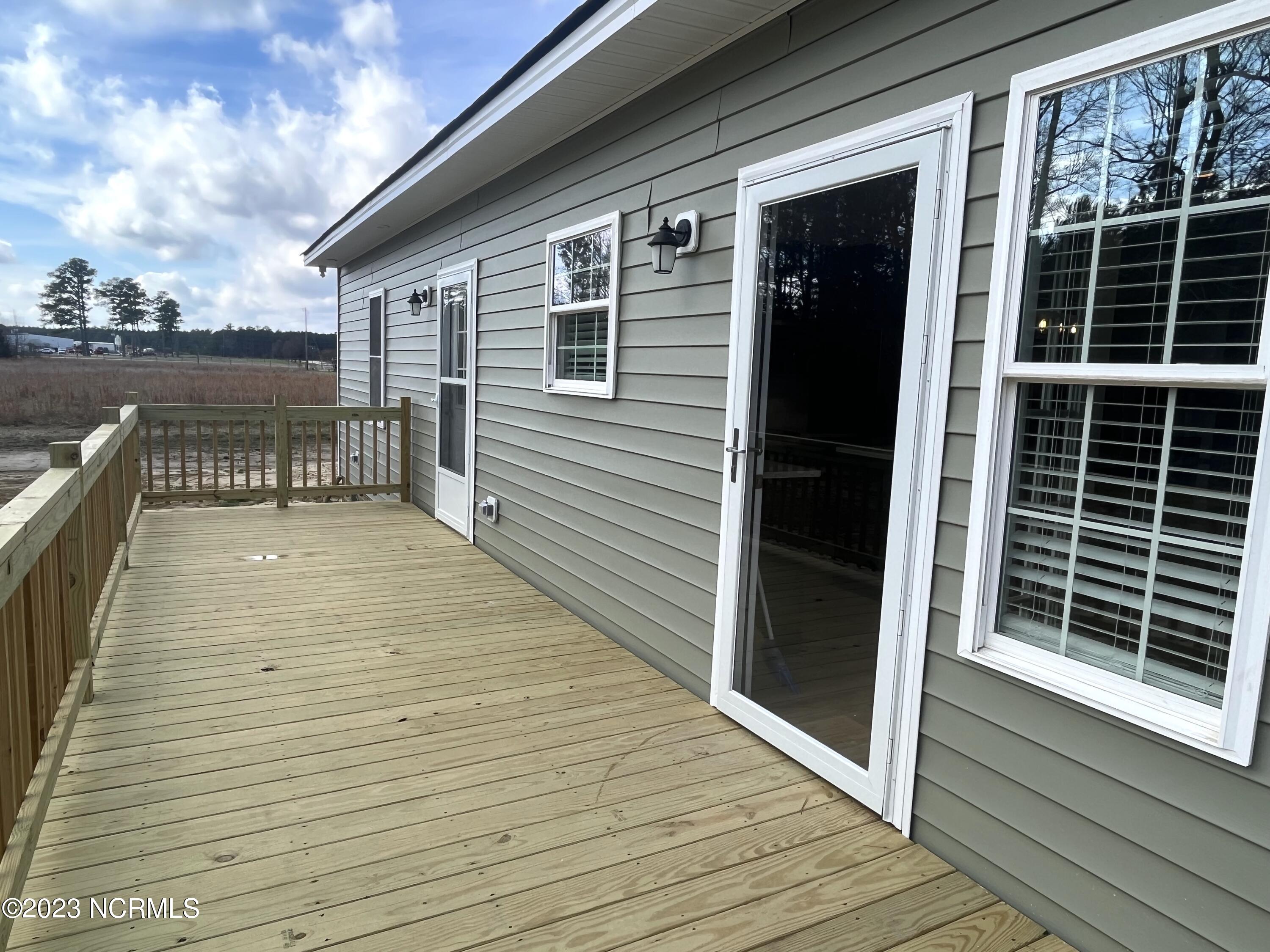 112 Chowan Drive Winton, NC 27986 - Photo 7 of 63 Deck