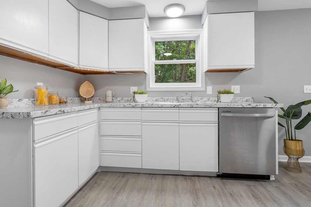 40 Cedar Road, Unit 40 Shrewsbury, MA 01545 - Photo 11 of 34 Gallery Image 11