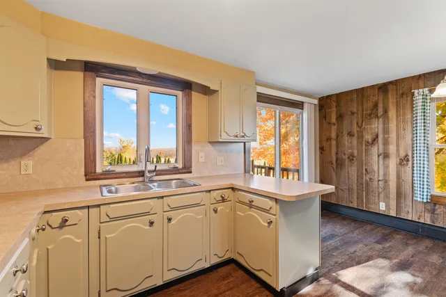 $475,000 | 237 South Street, South Hero, VT 05486