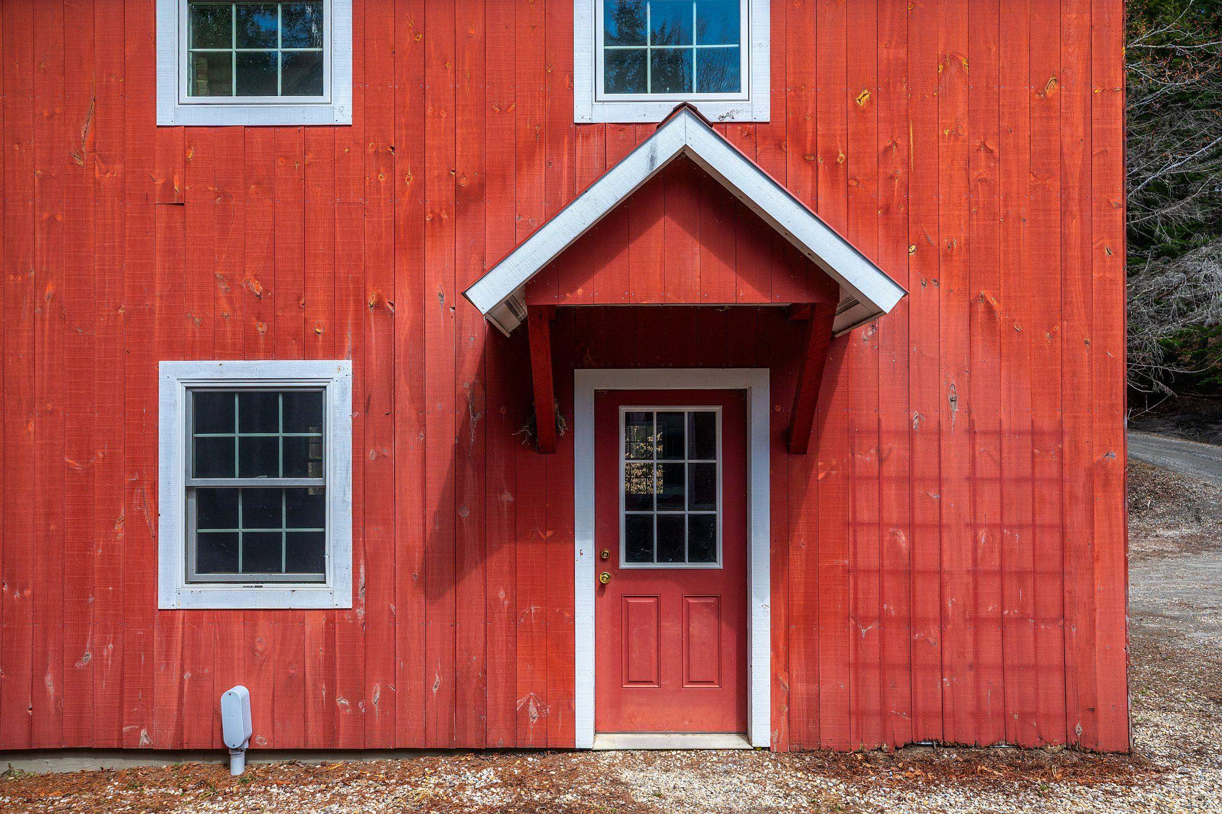 63 Raspberry Hill Road Winhall, VT 05340 - Photo 3 of 35