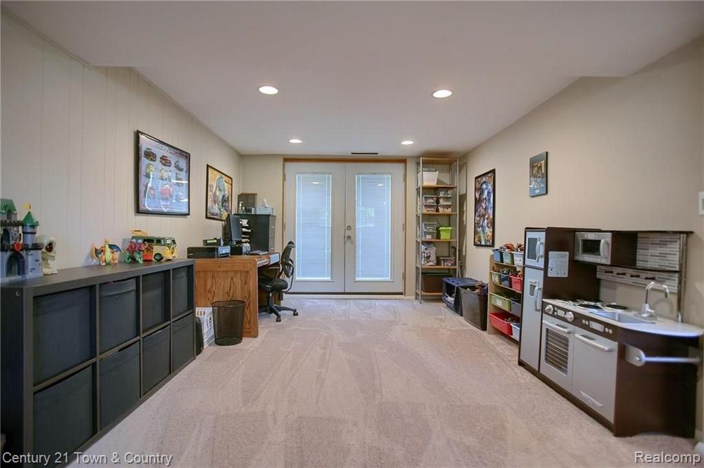 424 Gunder Drive Rochester Hills, MI 48309 - Photo 13 of 33