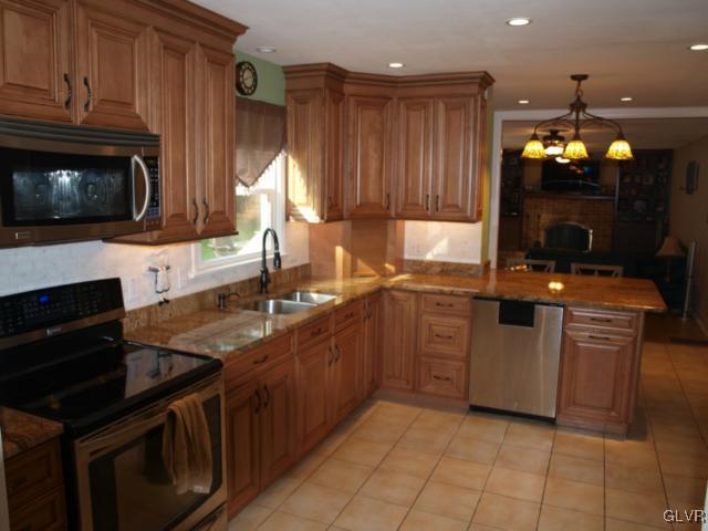 1909 Dartford Road Bethlehem, PA 18015 - Photo 9 of 21 a kitchen with cabinets and appliances