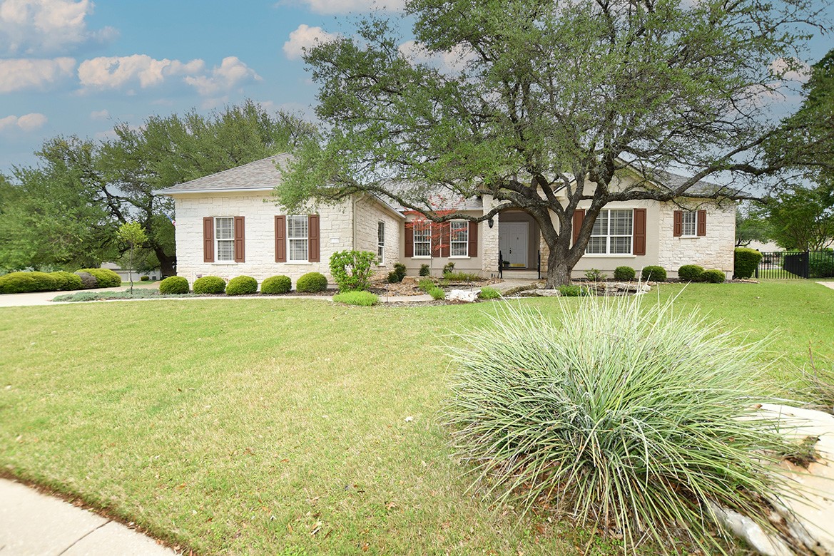 120 Golf View Drive Georgetown, TX 78633 - Photo 2 of 32 Easy access in and out of the community and centrally located near the main amenities center.