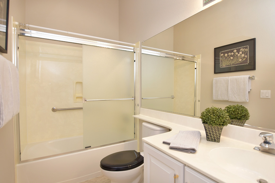 120 Golf View Drive Georgetown, TX 78633 - Photo 25 of 32 The guest bath is steps away from the guest bedroom.
