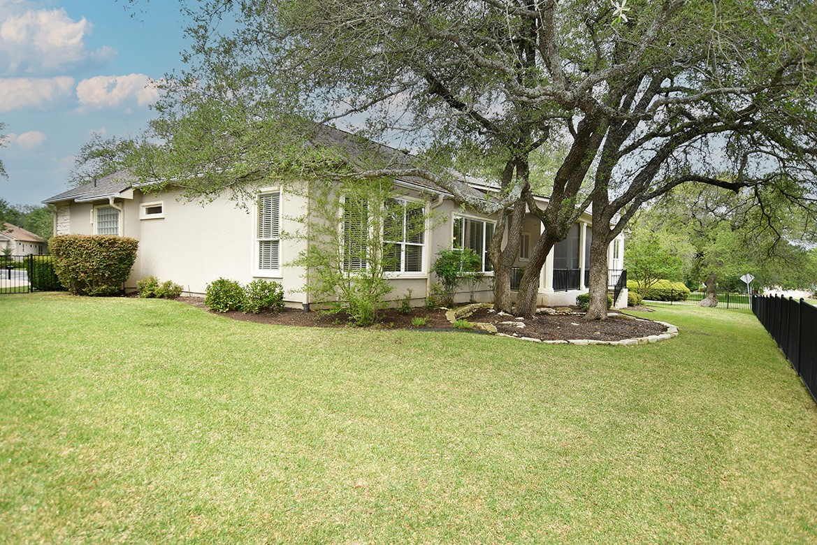 120 Golf View Drive Georgetown, TX 78633 - Photo 29 of 32 A large fenced yard is already in place.