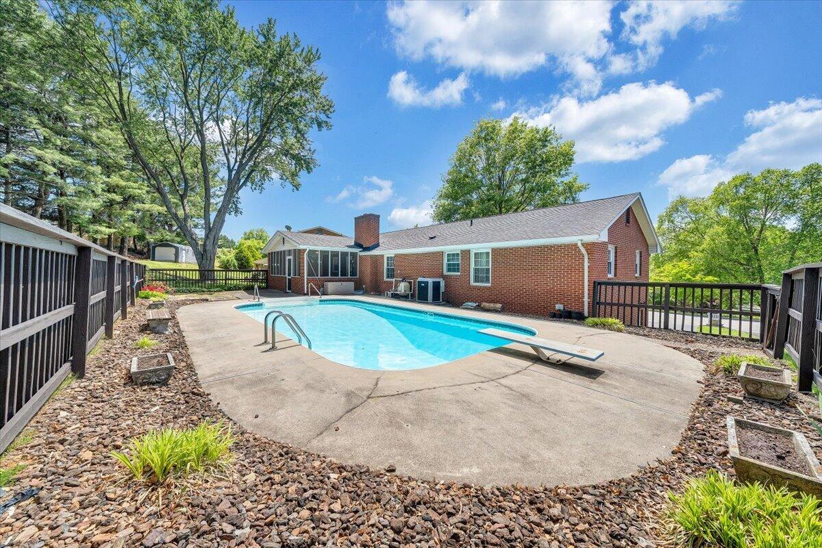 6737 Stonington Road Roanoke, VA 24019 - Photo 2 of 45 02-MIB03306