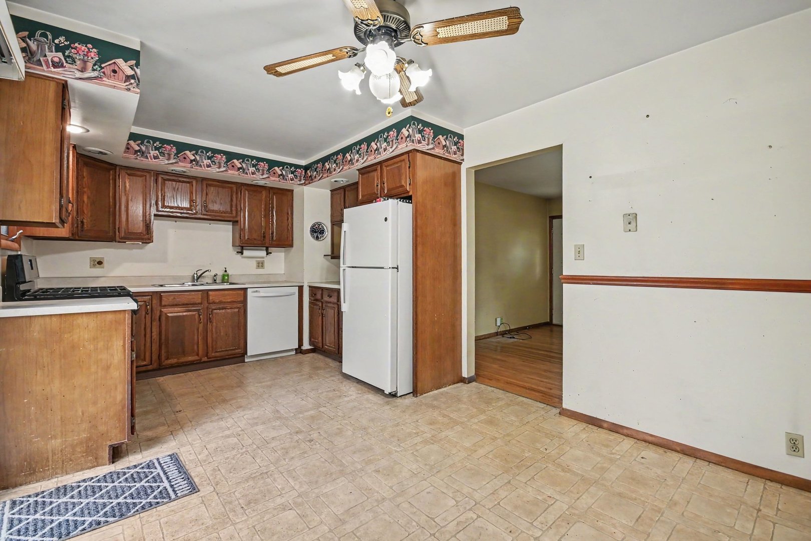 331 East Dresser Road DeKalb, IL 60115 - Photo 5 of 18