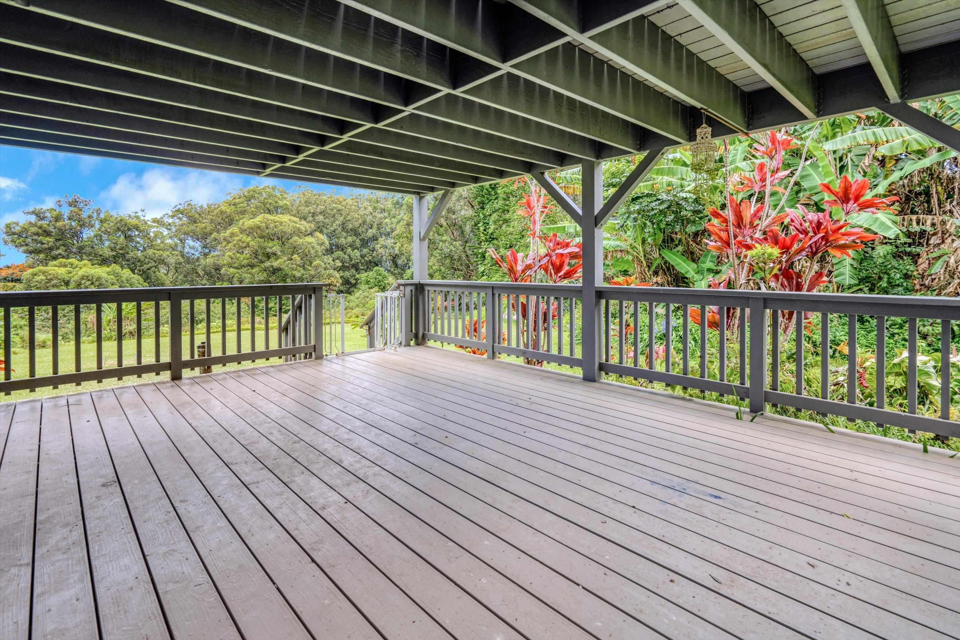 303 Waipalani Road Haiku, HI 96708 - Photo 32 of 46 a view of a deck