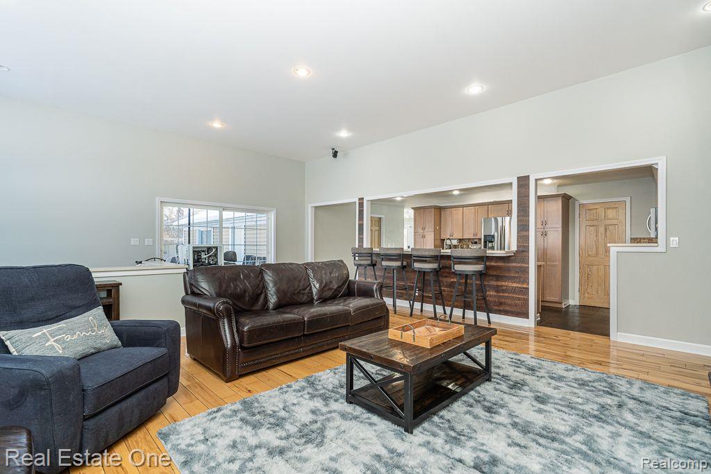 410 Maplehill Road Rochester Hills, MI 48306 - Photo 21 of 56