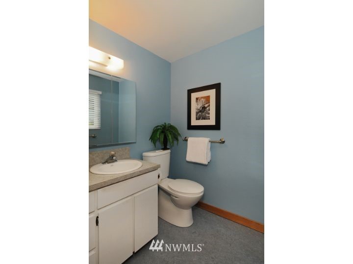 4014 Southwest Orchard Street Seattle, WA 98136 - Photo 14 of 25 Gallery Image 14