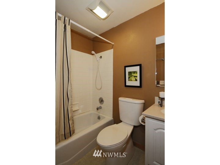4014 Southwest Orchard Street Seattle, WA 98136 - Photo 18 of 25 Gallery Image 18