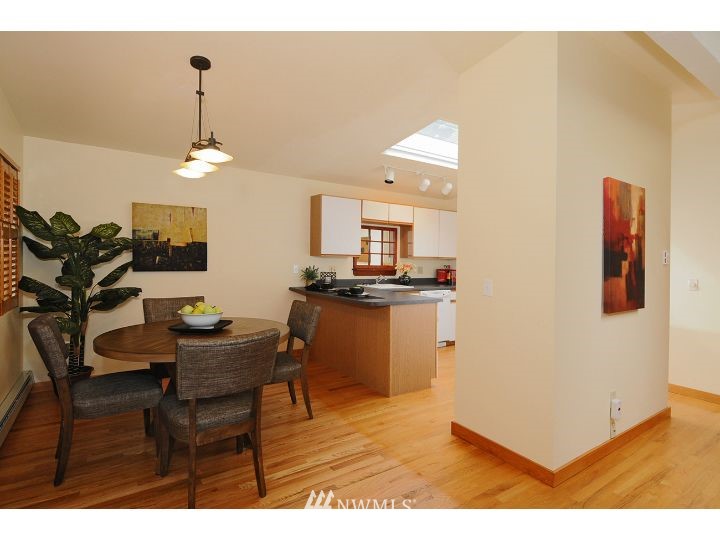 4014 Southwest Orchard Street Seattle, WA 98136 - Photo 7 of 25 Gallery Image 7