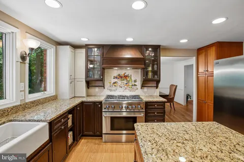 $1,250,000 | 11303 Hounds Way, North Bethesda, MD 20852