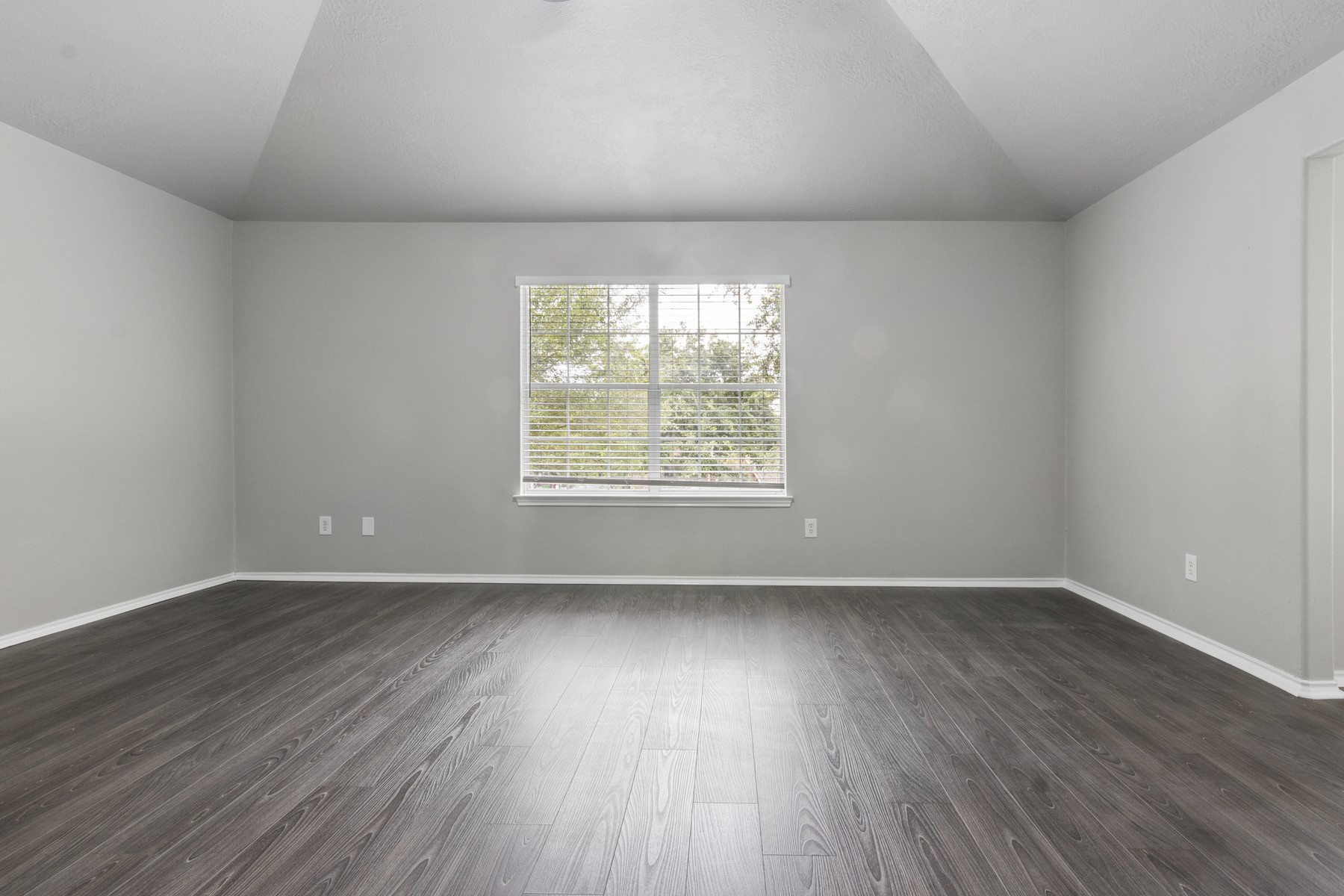 14211 Brunswick Point Lane Houston, TX 77047 - Photo 9 of 17