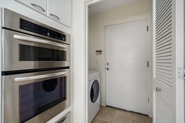a view of washer and dryer in a kitchen