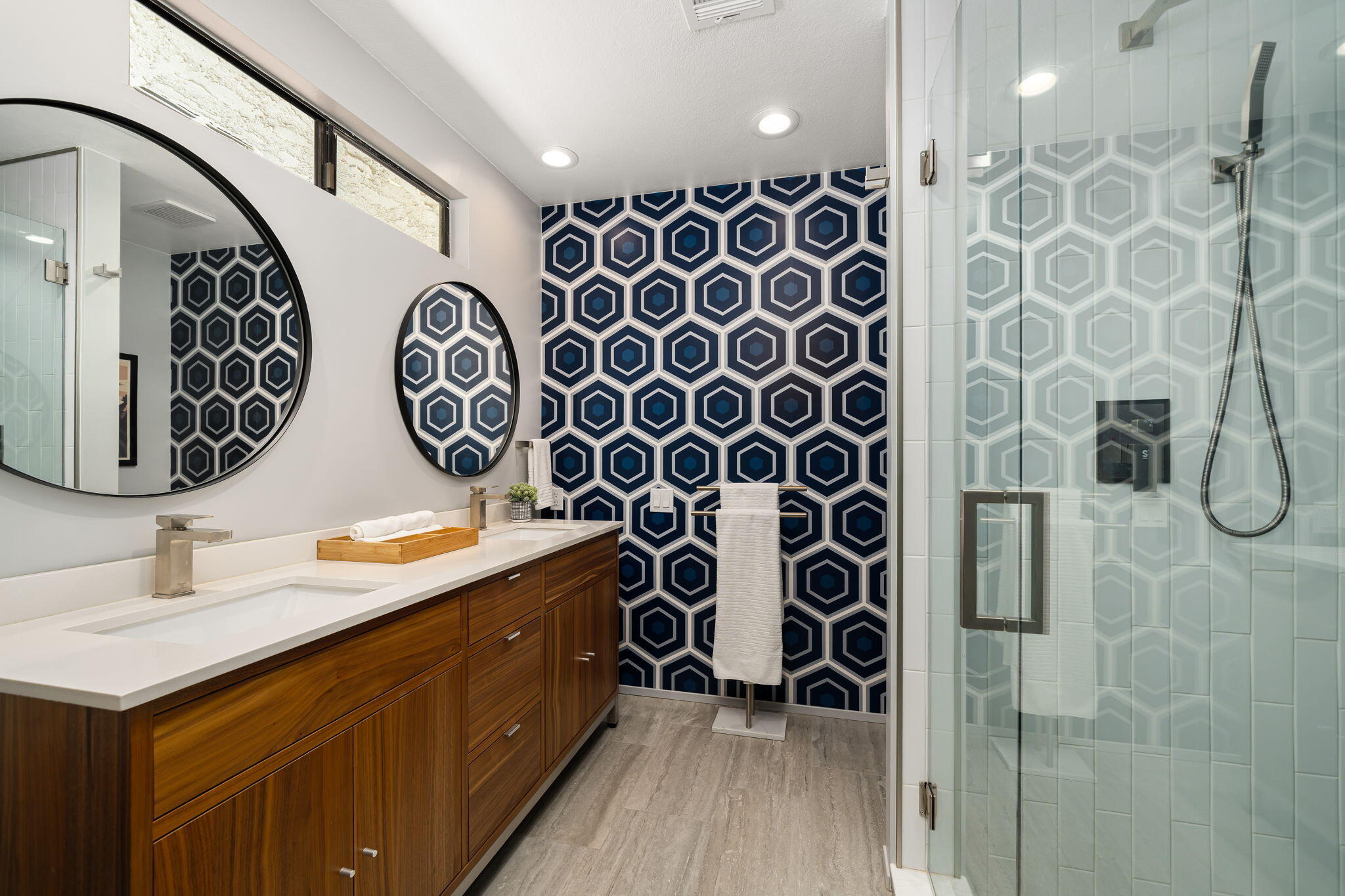 41 Lincoln Place Rancho Mirage, CA 92270 - Photo 21 of 37 a bathroom with a sink and mirror