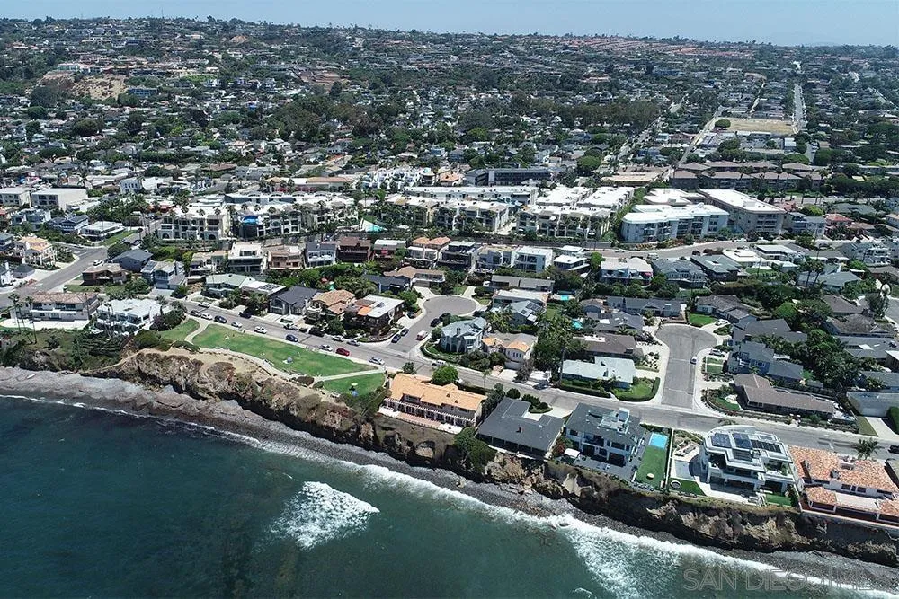 5440 La Jolla Boulevard, Unit E208 La Jolla, CA 92037 - Photo 27 of 35 an aerial view of residential houses with outdoor space and lake view