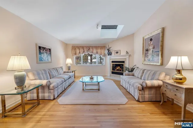 $1,100,000 | 19 Fox Run Road, Allendale, NJ 07401