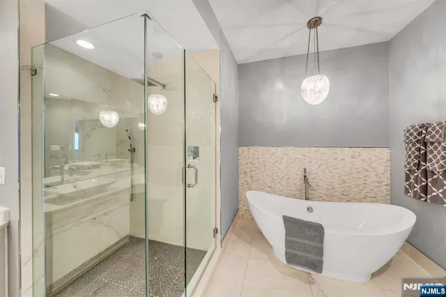 $1,100,000 | 19 Fox Run Road, Allendale, NJ 07401