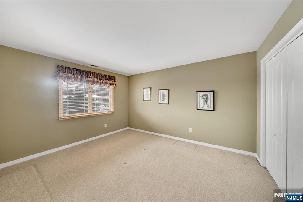 19 Fox Run Road Allendale, NJ 07401 - Photo 22 of 36