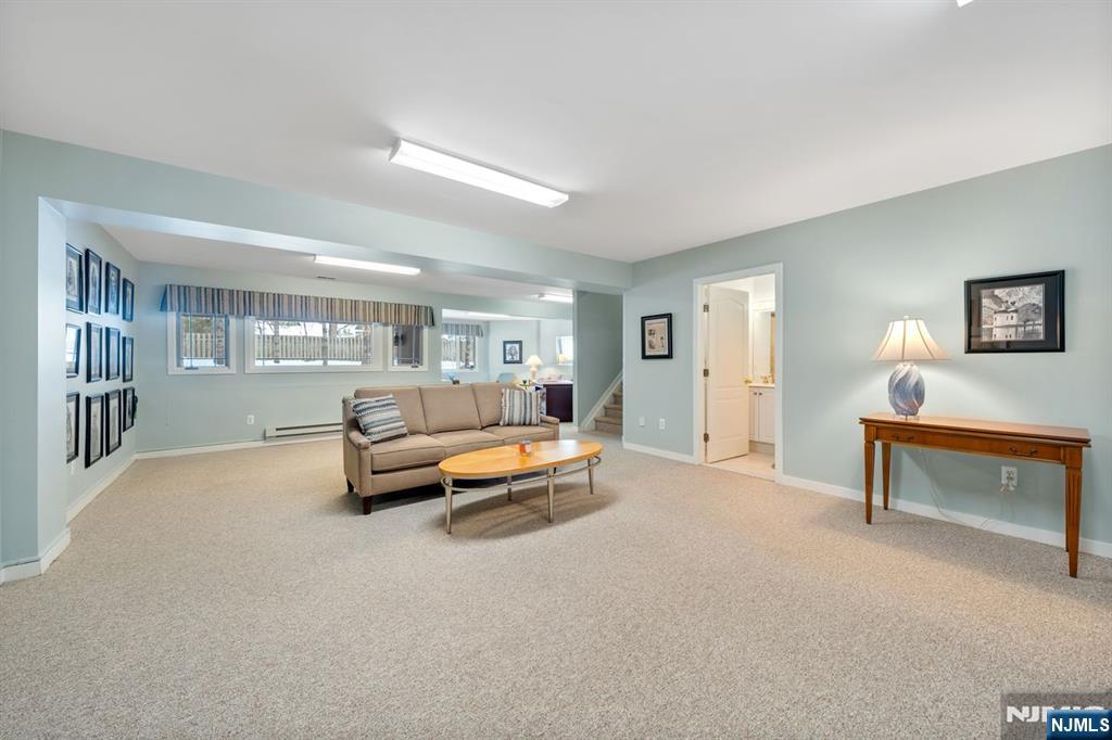 19 Fox Run Road Allendale, NJ 07401 - Photo 27 of 36