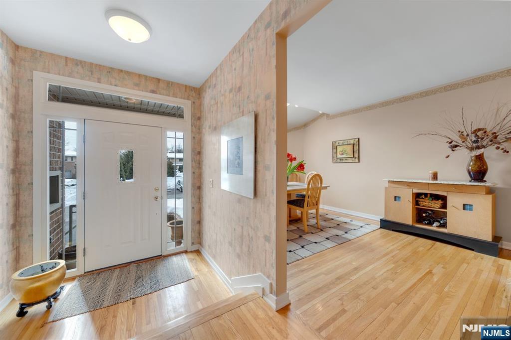 19 Fox Run Road Allendale, NJ 07401 - Photo 3 of 36