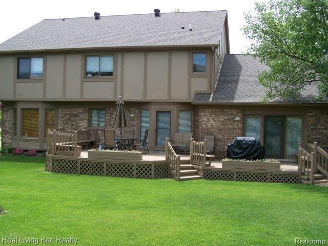 1763 Jason Circle Rochester, MI 48306 - Photo 17 of 21 Back of house