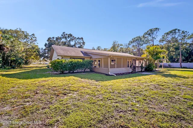 a view of outdoor space with city view