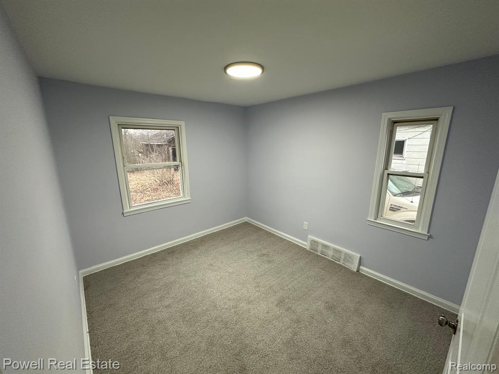 1105 Dover Road Pontiac, MI 48341 - Photo 13 of 24