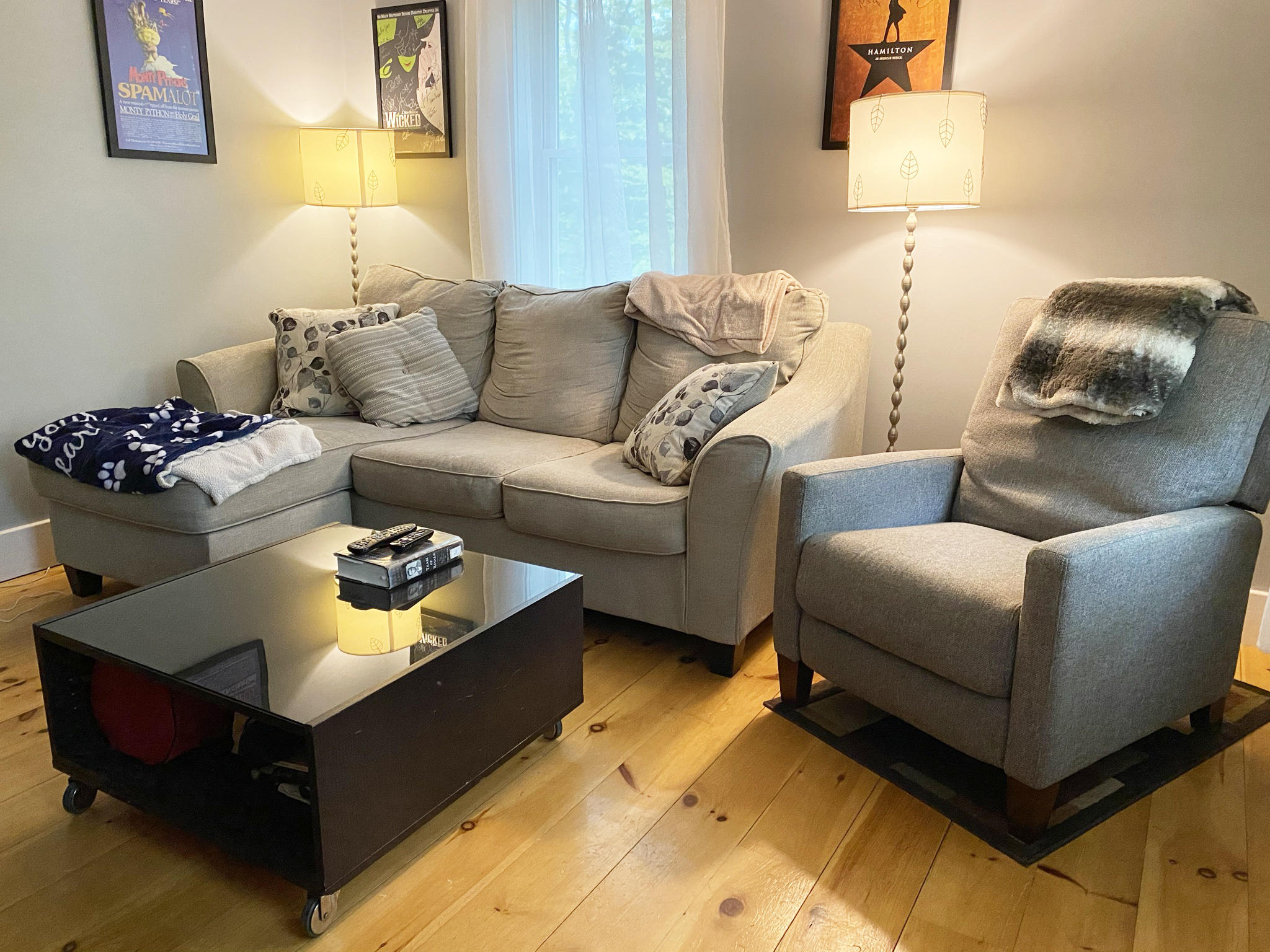 5 Sandalwood Road Belfast, ME 04915 - Photo 8 of 20 5 Sandalwood Living Room