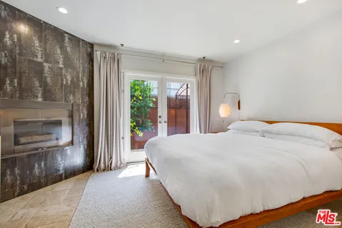 $1,195,000 | 11838 Kiowa Avenue, Unit 101, Los Angeles, CA 90049