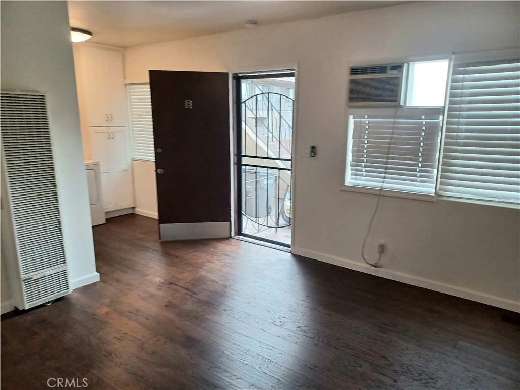 465 West Windsor Road, Unit B Glendale, CA 91204 - Photo 4 of 16