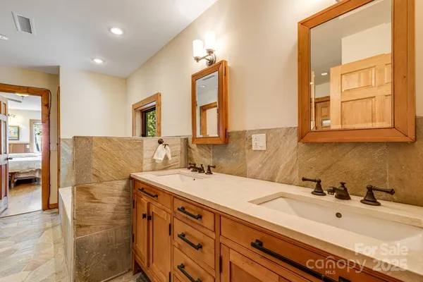 $1,050,000 | 765-764 Osborn Knob Road, Marion, NC 28752