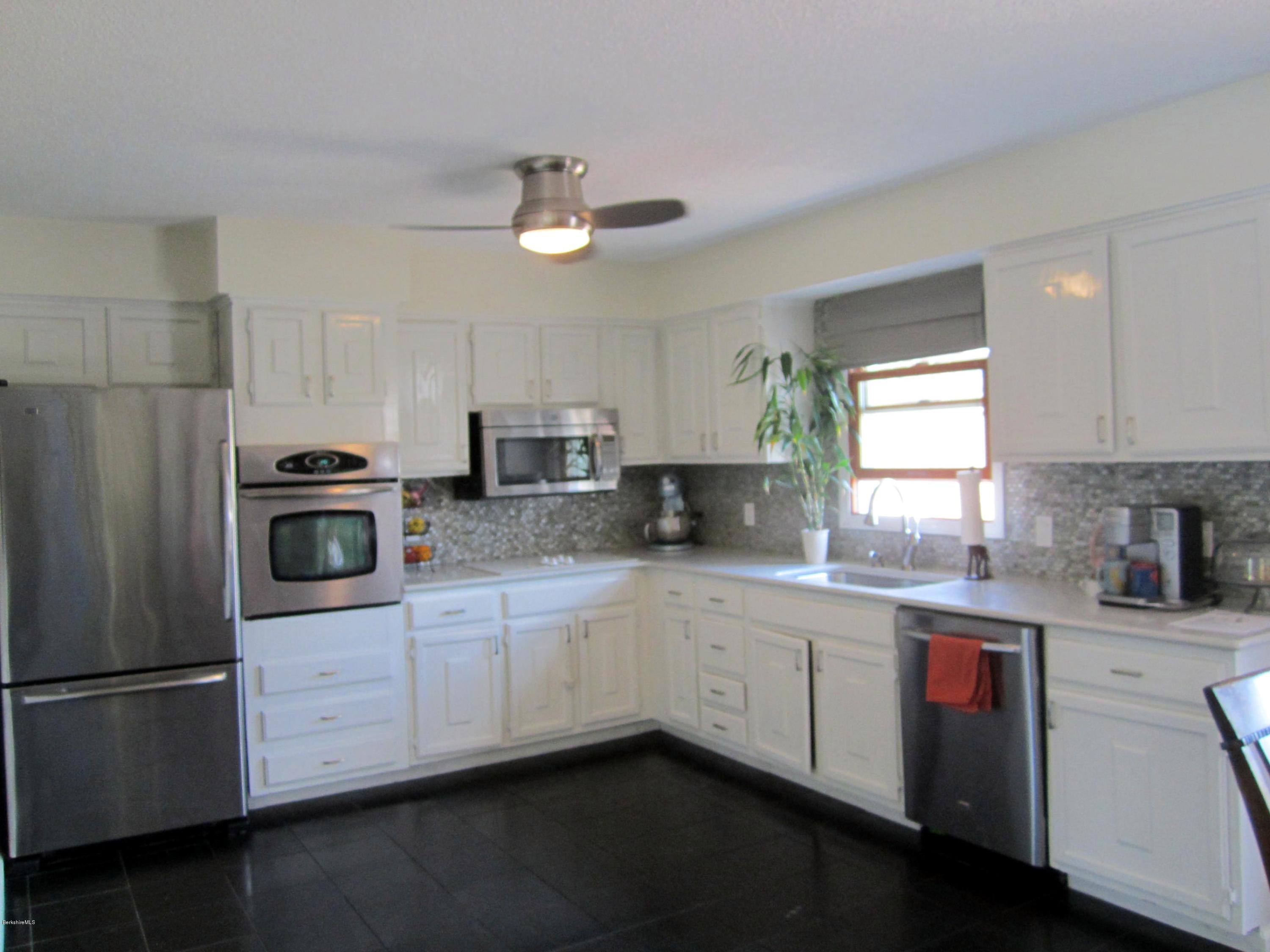71 Winesap Road Pittsfield, MA 01201 - Photo 4 of 25 Kitchen