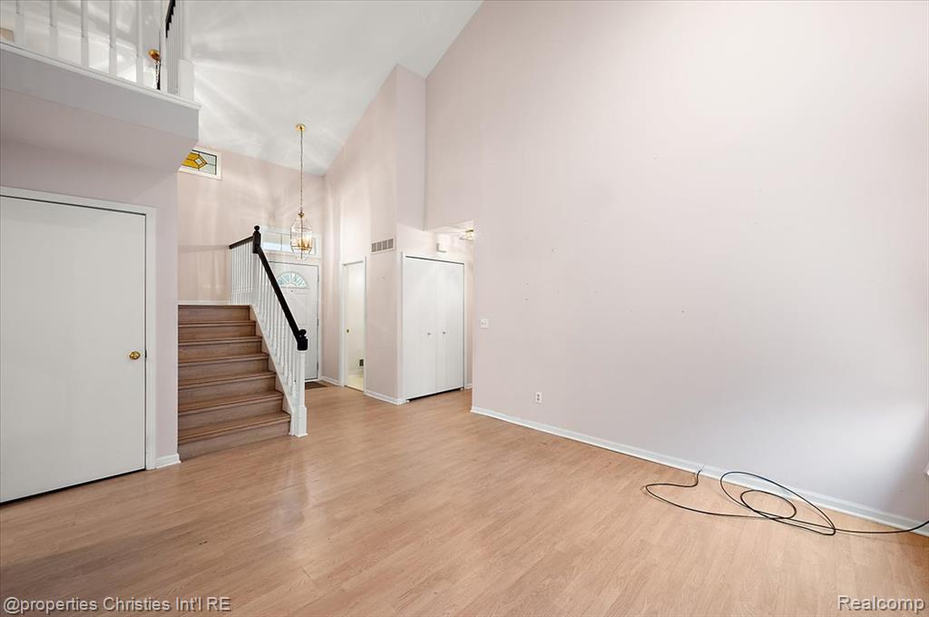 955 Rikki Ann Wixom, MI 48393 - Photo 25 of 54 Gallery Image 25