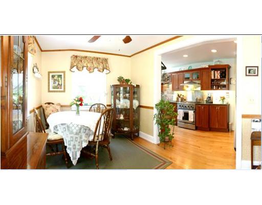 81 Old Fort Road, Unit LEFT SIDE Newport, RI 02840 - Photo 6 of 12 Dining Room.