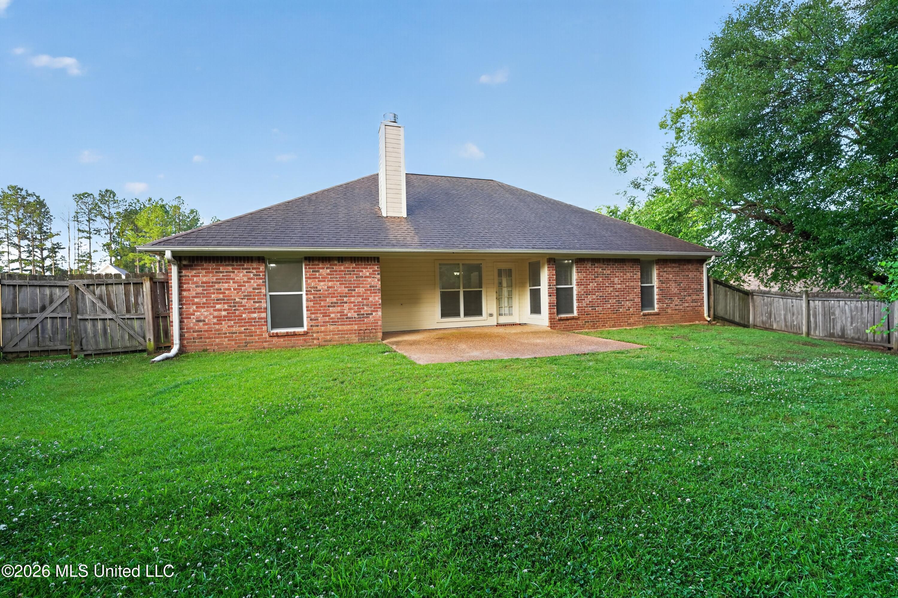 114 Spring Valley Drive Brandon, MS 39047 - Photo 4 of 30 04_114_Spring_Valley_Dr-Exterior-6986