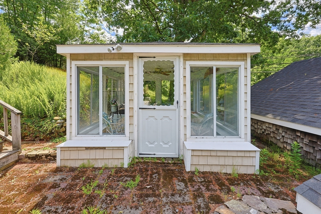 665 South Street Walpole, MA 02081 - Photo 34 of 40
