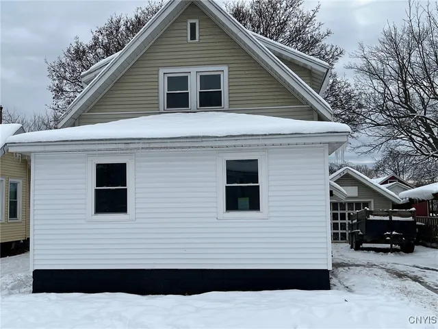 $2,500 | 110 Edgemere Road, Salina, NY 13208