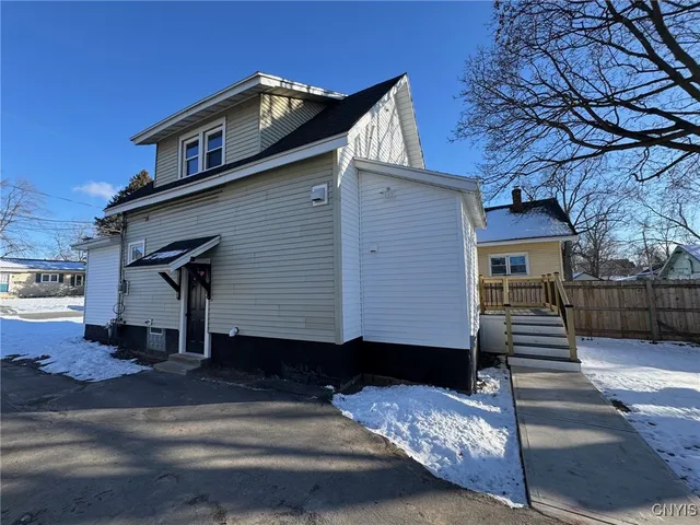 $2,300 | 110 Edgemere Road, Salina, NY 13208