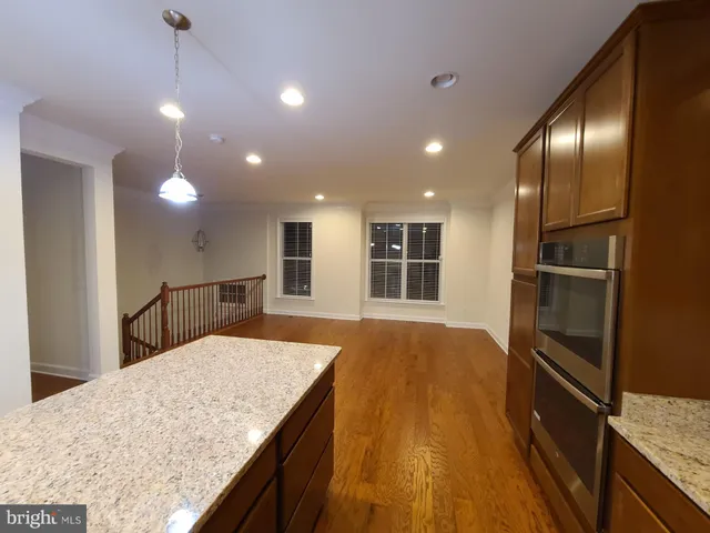 $3,600 | 42623 Oak Pk Square, Ashburn, VA 20148