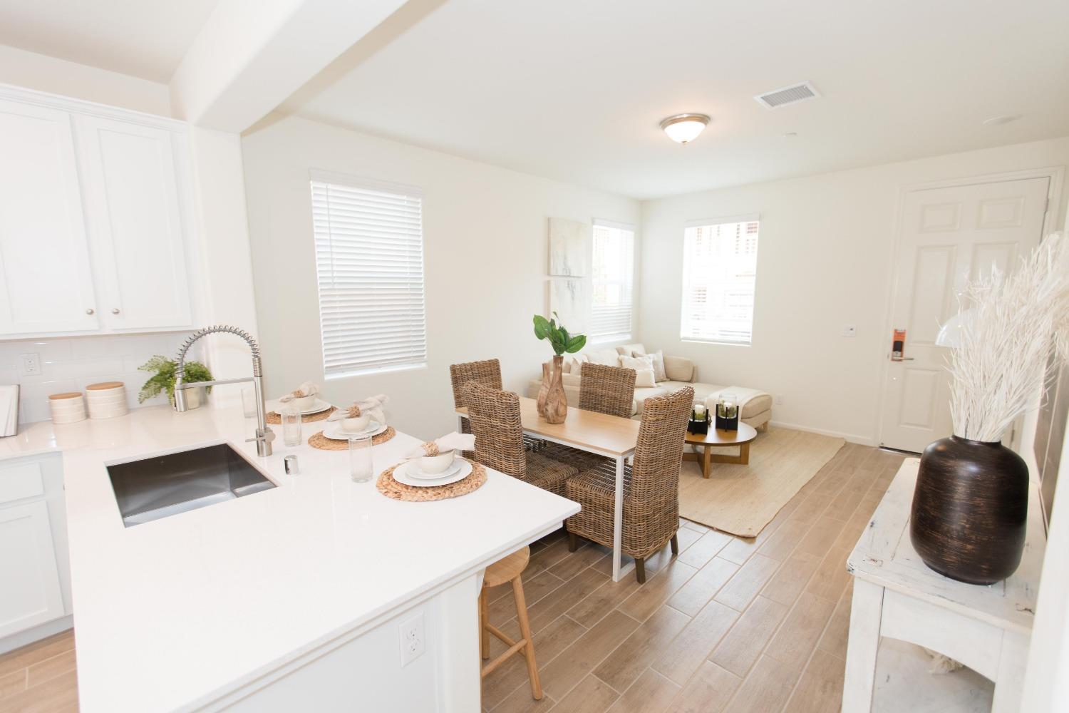 2297 North Raleigh Drive Fresno, CA 93727 - Photo 12 of 46