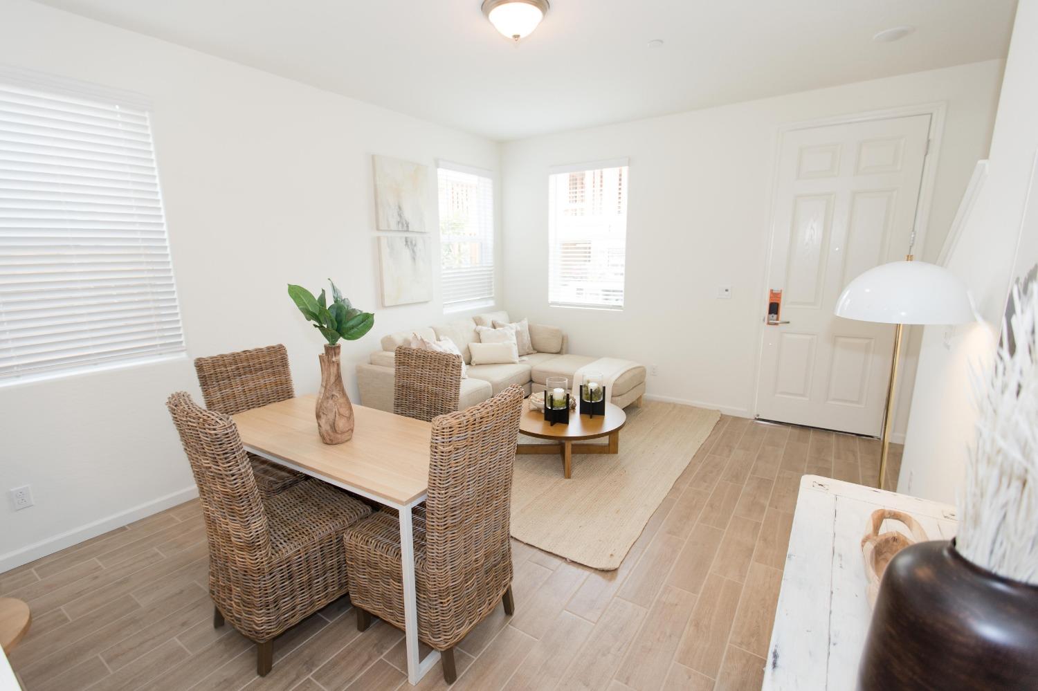 2297 North Raleigh Drive Fresno, CA 93727 - Photo 8 of 46