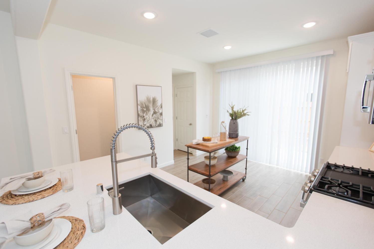 2297 North Raleigh Drive Fresno, CA 93727 - Photo 9 of 46