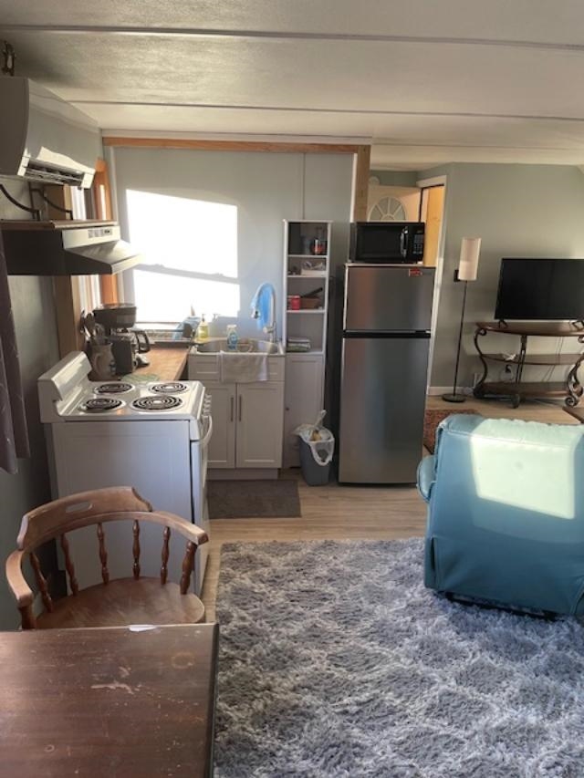 163 Gould Hill Road, Unit A Hopkinton, NH 03229 - Photo 6 of 11