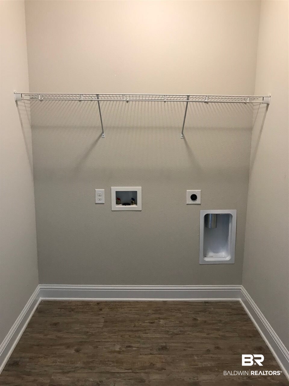 15490 Troon Drive Foley, AL 36535 - Photo 23 of 28 Laundry room