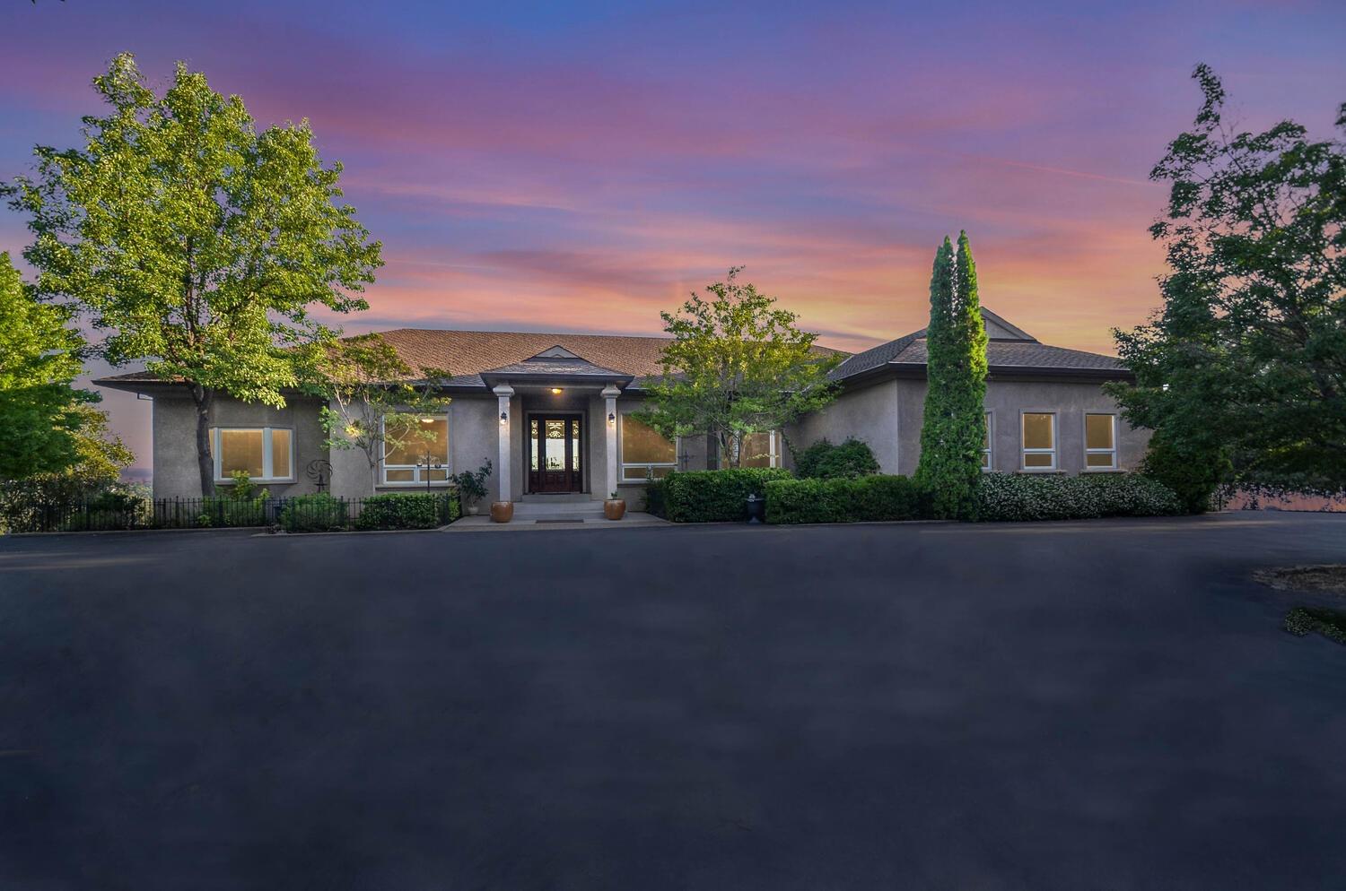 18600 Toyon Road Pine Grove, CA 95665 - Photo 1 of 1 Stunning front side of home.