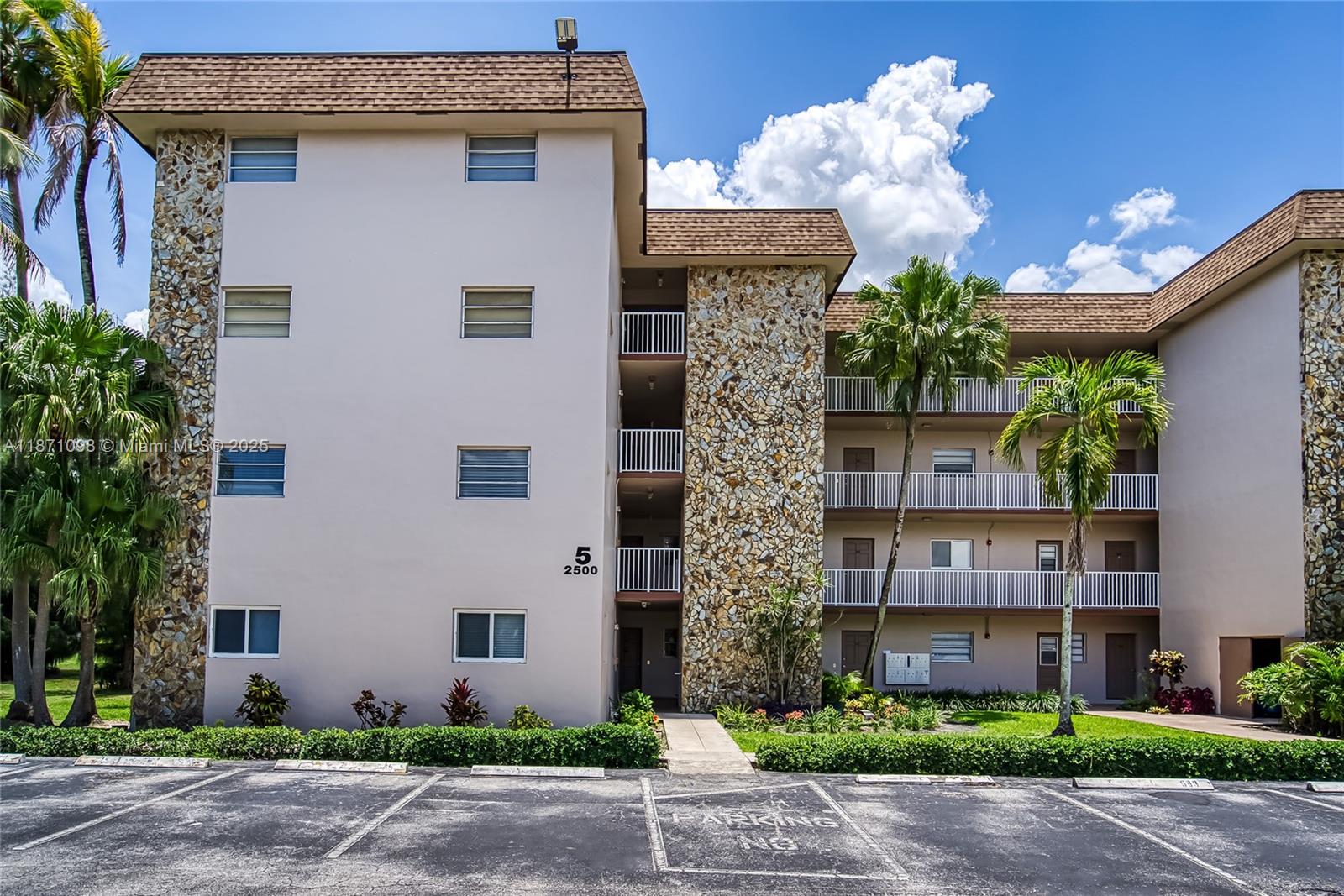 2500 Southwest 81st Avenue, Unit 402 Davie, FL 33324 - Photo 32 of 51 a front view of a house